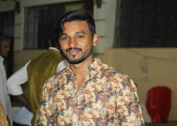 Pune Fashion Street Fire : 'Angel' who took risk with her life and help in the fire | Pune Fashion Street Fire : रौद्र रूप धारण केलेल्या अग्निकांडात स्वतःच्या जीवाची बाजी लावून मदतीला धावलेला 'अवलिया' Pune Fashion Street Fire : 'Angel' who took risk with her life and help in the fire | Pune Fashion Street Fire : रौद्र रूप धारण केलेल्या अग्निकांडात स्वतःच्या जीवाची बाजी लावून मदतीला धावलेला 'अवलिया'