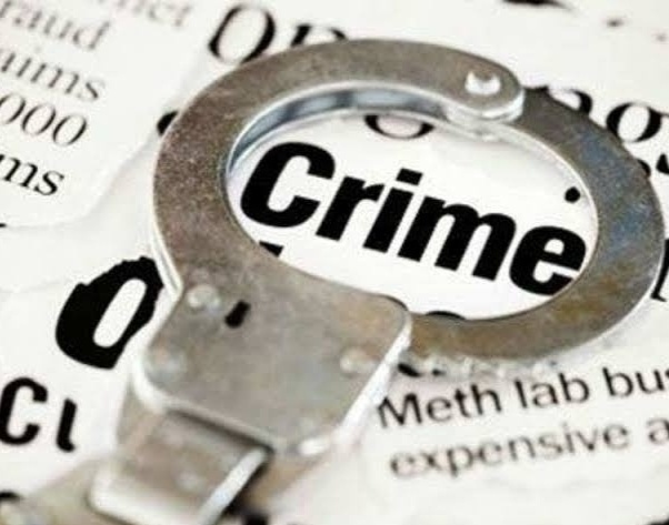 Person threating to police who not wearing mask; incidents in Alandi | विनामास्कची कारवाई करणाऱ्या पोलिसांना दमदाटी; आळंदीतील घटना Person threating to police who not wearing mask; incidents in Alandi | विनामास्कची कारवाई करणाऱ्या पोलिसांना दमदाटी; आळंदीतील घटना