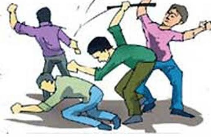 Three arrested for half murder attack on youth | जुन्या भांडणातून तरुणावर खुनी हल्ला, तिघांना अटक; पिंपरीतील घटना Three arrested for half murder attack on youth | जुन्या भांडणातून तरुणावर खुनी हल्ला, तिघांना अटक; पिंपरीतील घटना