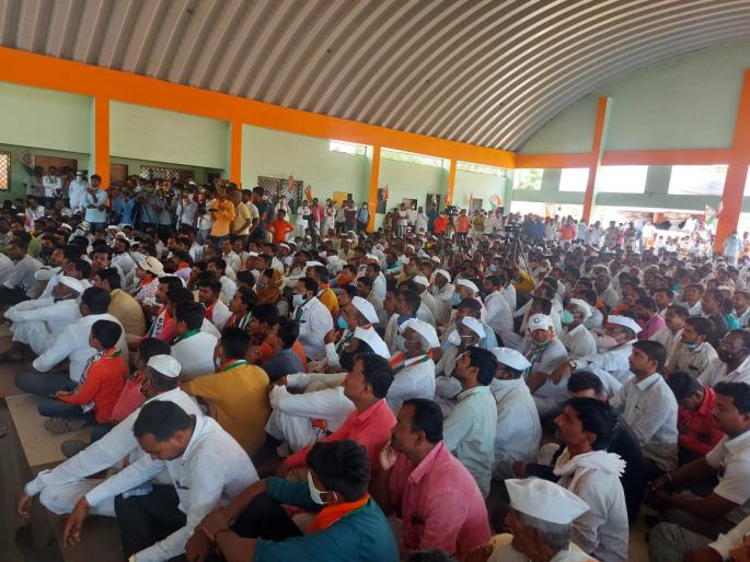Big news; Crowd at Bhalke's campaign meeting; File a case against the worker seeking permission | मोठी बातमी; भालकेंच्या प्रचार सभेला गर्दी; परवानगी मागणाऱ्या कार्यकर्त्यावर गुन्हा दाखल Big news; Crowd at Bhalke's campaign meeting; File a case against the worker seeking permission | मोठी बातमी; भालकेंच्या प्रचार सभेला गर्दी; परवानगी मागणाऱ्या कार्यकर्त्यावर गुन्हा दाखल