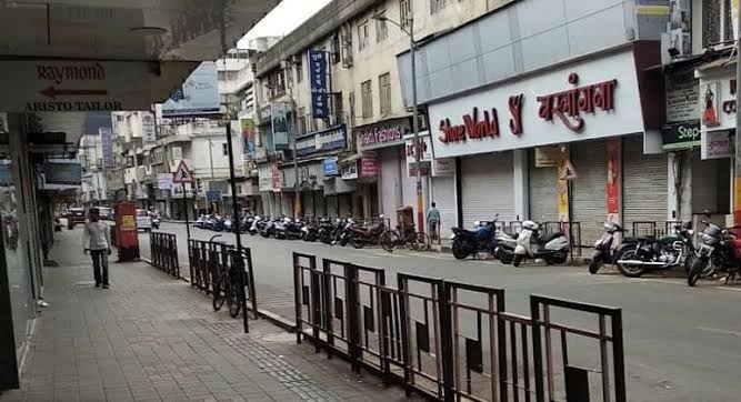 Pune Mini lockdown: Shops in Pune to open on Friday; Open challenge of Pune Chamber of Commerce to the state government and administration | Pune Mini lockdown : पुण्यातील दुकाने शुक्रवारी उघडणार; पुणे व्यापारी महासंघाचे राज्य सरकार व प्रशासनाला खुले आव्हान Pune Mini lockdown: Shops in Pune to open on Friday; Open challenge of Pune Chamber of Commerce to the state government and administration | Pune Mini lockdown : पुण्यातील दुकाने शुक्रवारी उघडणार; पुणे व्यापारी महासंघाचे राज्य सरकार व प्रशासनाला खुले आव्हान