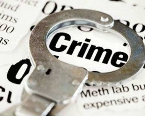 Beating a girl with a women to bring down the house; crime registred against Bachat group women | घर खाली करण्यासाठी महिलेसह मुलीला मारहाण; बचत गटाच्या महिलांवर गुन्हा दाखल Beating a girl with a women to bring down the house; crime registred against Bachat group women | घर खाली करण्यासाठी महिलेसह मुलीला मारहाण; बचत गटाच्या महिलांवर गुन्हा दाखल