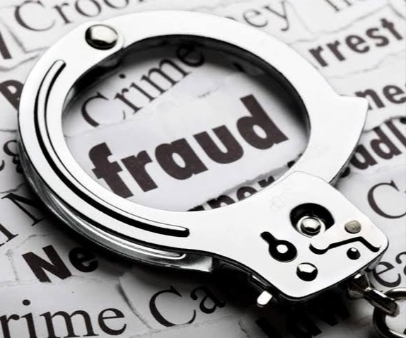 Fraud of Rs 38 lakh 88 thousand of 'Military Farms' by submitting fake deposit receipts | बनावट ठेव पावत्या सादर करुन 'मिलिटरी फार्मस'ची ३८ लाख ८८ हजार रुपयांची फसवणूक