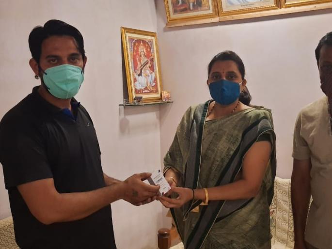 Taloda Deputy Mayor Bhagyashree | तळोदा उपनगराध्यक्ष भाग्यश्री चौधरींतर्फे रेमडीसीवीर Taloda Deputy Mayor Bhagyashree | तळोदा उपनगराध्यक्ष भाग्यश्री चौधरींतर्फे रेमडीसीवीर