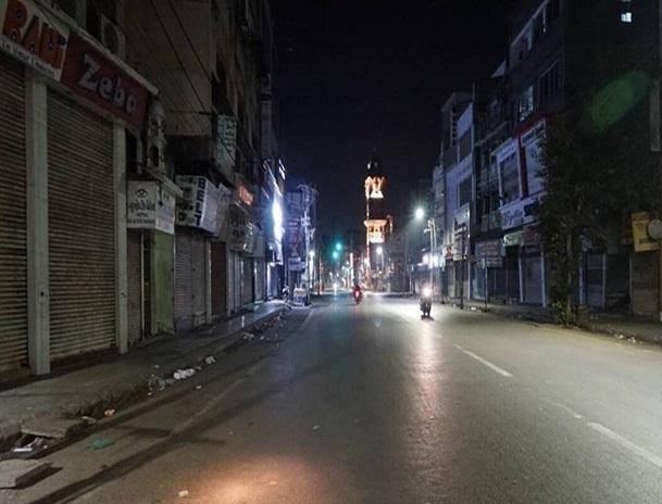 Pune Lockdown: Pune city restrictions even tighter! People of Pune, know the new rules in detail .... | Pune Lockdown : पुणे शहर आणखी 'लॉक' ! महापालिकेची नवीन नियमावली जाहीर, जाणून घ्या सविस्तर.... Pune Lockdown: Pune city restrictions even tighter! People of Pune, know the new rules in detail .... | Pune Lockdown : पुणे शहर आणखी 'लॉक' ! महापालिकेची नवीन नियमावली जाहीर, जाणून घ्या सविस्तर....