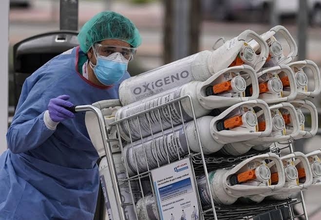 Coronavirus Pimpri: 22 tons of oxygen available from tanker for jumbo and auto cluster hospitals in Pimpri | Coronavirus Pimpri : पिंपरीत जम्बो आणि ऑटो क्लस्टर रुग्णालययांसाठी टँकरमधून २२ टन ऑक्सिजन उपलब्ध Coronavirus Pimpri: 22 tons of oxygen available from tanker for jumbo and auto cluster hospitals in Pimpri | Coronavirus Pimpri : पिंपरीत जम्बो आणि ऑटो क्लस्टर रुग्णालययांसाठी टँकरमधून २२ टन ऑक्सिजन उपलब्ध