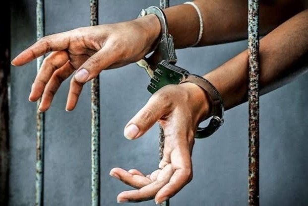 Pimpri Chinchwad police arrested two most wanted criminals in Mocca | मोक्कातील मोस्ट वाँटेड दोन सराईतांना पिंपरी चिंचवड पोलिसांनी ठोकल्या बेड्या Pimpri Chinchwad police arrested two most wanted criminals in Mocca | मोक्कातील मोस्ट वाँटेड दोन सराईतांना पिंपरी चिंचवड पोलिसांनी ठोकल्या बेड्या