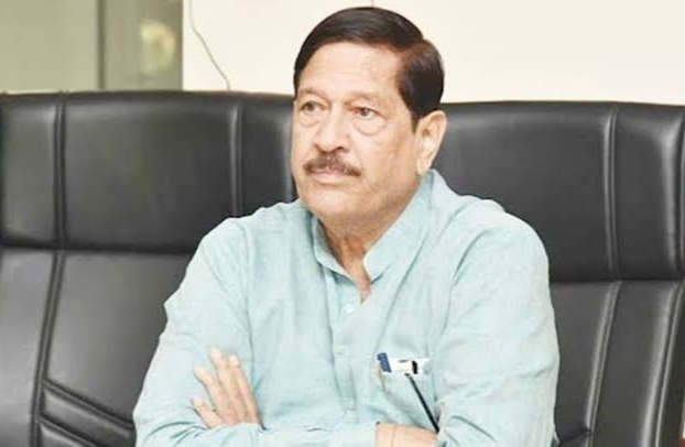 Provide immediate economic help of government to all beneficiaries including rickshaw, street businessman: Girish Bapat's demand | रिक्षाचालक ,पथारी व्यावसायिक यांच्यासह सर्व लाभार्थ्यांना तातडीने शासकीय मदत द्या: गिरीश बापट यांची मागणी Provide immediate economic help of government to all beneficiaries including rickshaw, street businessman: Girish Bapat's demand | रिक्षाचालक ,पथारी व्यावसायिक यांच्यासह सर्व लाभार्थ्यांना तातडीने शासकीय मदत द्या: गिरीश बापट यांची मागणी