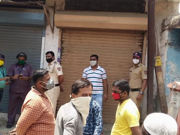 In Indapur taluka, "shops were kept open, and it was time to take action against the police" | इंदापूर तालुक्यात "दुकाने उघडी ठेवून आणली पोलिसांवर कारवाई करण्याची वेळ" In Indapur taluka, "shops were kept open, and it was time to take action against the police" | इंदापूर तालुक्यात "दुकाने उघडी ठेवून आणली पोलिसांवर कारवाई करण्याची वेळ"