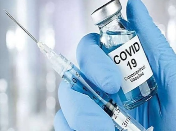 Corona Vaccine Pune: Pune Zilla Parishad receives 55,000 doses of Covishield and Covaxin vaccine | Corona Vaccine Pune : पुणे जिल्हा परिषदेला कोविशिल्ड अन् कोव्हॅक्सीन लसींचे ५५ हजार डोस Corona Vaccine Pune: Pune Zilla Parishad receives 55,000 doses of Covishield and Covaxin vaccine | Corona Vaccine Pune : पुणे जिल्हा परिषदेला कोविशिल्ड अन् कोव्हॅक्सीन लसींचे ५५ हजार डोस
