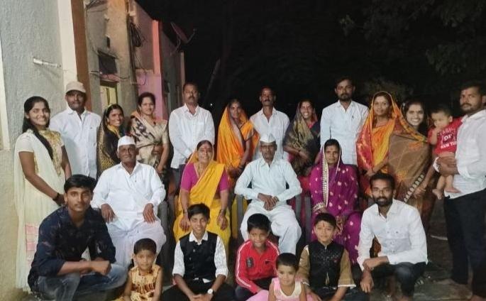 Twenty-one members of the family beat Corona! Everyone, including a 6-month-old baby and an 80-year-old grandfather, lost to Corona | ये हुई ना बात! ६ महिन्यांच्या बाळापासून ते ८० वर्षांच्या आजोबांसह २१ जणांचा कोरोनाला धोबीपछाड