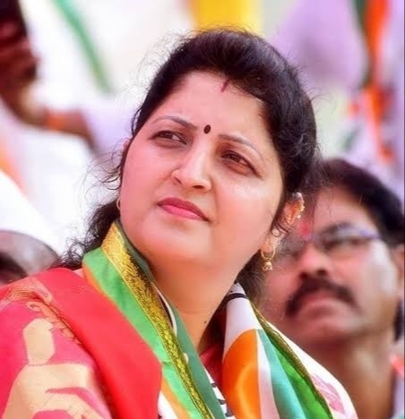 Pune Municipal Corporation's veil torn in High Court: NCP's Rupali Chakankar targets BJP | पुणे महापालिकेतील सत्ताधाऱ्यांचा बुरखा उच्च न्यायालयात फाटला : रुपाली चाकणकरांचा निशाणा Pune Municipal Corporation's veil torn in High Court: NCP's Rupali Chakankar targets BJP | पुणे महापालिकेतील सत्ताधाऱ्यांचा बुरखा उच्च न्यायालयात फाटला : रुपाली चाकणकरांचा निशाणा