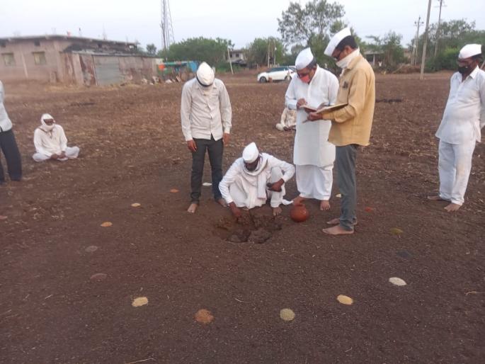 Bhendwad ghat mandni: Many disasters on Earth, indications of low rainfall this year | Bhendwad ghat mandni: देशाचा राजा स्थिर राहील, पण...; नरेंद्र मोदींबाबत भेंडवड घटमांडणीचं मोठं भाकित
