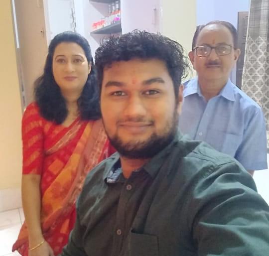 Pranjal, who passed IAS exam, failed to fight against corona, died during treatment | यूपीएससी परीक्षा उत्तीर्ण प्रांजलची कोरोनाविरुद्धची झुंज अपयशी, उपचारादरम्यान मृत्यू