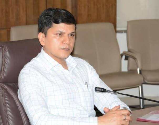 Pune Divisional Commissioner Saurabh Rao tested positive for corona for the second time despite completion of vaccination | लसीकरण पूर्ण होऊनही पुण्याचे विभागीय आयुक्त सौरभ राव दुसऱ्यांदा कोरोना पॉझिटिव्ह  Pune Divisional Commissioner Saurabh Rao tested positive for corona for the second time despite completion of vaccination | लसीकरण पूर्ण होऊनही पुण्याचे विभागीय आयुक्त सौरभ राव दुसऱ्यांदा कोरोना पॉझिटिव्ह