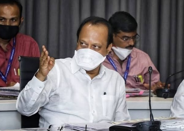 Corona Virus : Keep a reserved bed for children in view of the danger of the third corona wave: Deputy Chief Minister Ajit Pawar | Corona Virus : कोरोनाच्या तिसऱ्या लाटेतील धोका पाहता लहान मुलांसाठी राखीव बेड ठेवा : उपमुख्यमंत्री अजित पवार