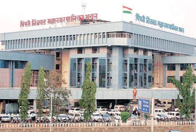 The corporator's worker made it acid by understanding water in Pimpri Municipal Corporation | खळबळजनक! पिंपरी महापालिकेत नगरसेवकाच्या कार्यकर्त्याने पाणी समजून केले अॅसिडच प्राशन The corporator's worker made it acid by understanding water in Pimpri Municipal Corporation | खळबळजनक! पिंपरी महापालिकेत नगरसेवकाच्या कार्यकर्त्याने पाणी समजून केले अॅसिडच प्राशन