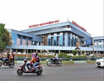 Pimpri Lockdown : Weekend lockdown in Pimpri-Chinchwad canceled; Pimpri Municipal Corporation announces new rules | Pimpri Lockdown : पिंपरी-चिंचवडमधील वीकेंड लॉकडाऊन रद्द; अत्यावश्यक सेवेतील दुकाने सकाळी ७ ते ११ सुरू राहणार Pimpri Lockdown : Weekend lockdown in Pimpri-Chinchwad canceled; Pimpri Municipal Corporation announces new rules | Pimpri Lockdown : पिंपरी-चिंचवडमधील वीकेंड लॉकडाऊन रद्द; अत्यावश्यक सेवेतील दुकाने सकाळी ७ ते ११ सुरू राहणार