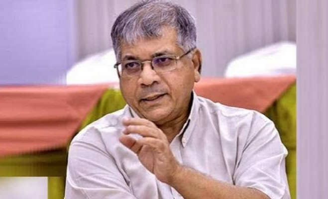 "I am ready to go with Shivsena, NCP and Congress; but they push me towards BJP ...": Prakash Ambedkar | " मी सेना, राष्ट्रवादी, काँग्रेससोबत जायला तयार; मात्र ते मला भाजपकडे ढकलतात.." "I am ready to go with Shivsena, NCP and Congress; but they push me towards BJP ...": Prakash Ambedkar | " मी सेना, राष्ट्रवादी, काँग्रेससोबत जायला तयार; मात्र ते मला भाजपकडे ढकलतात.."