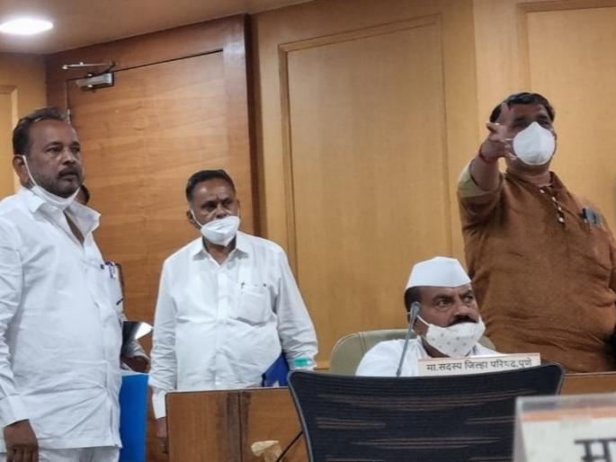 Quarrel between Pune Zilla Parishad online meeting frome Velha Panchayat Samiti building issue | पुणे जिल्हा परिषदेच्या सभेत 'राजकारण' तापले; वेल्हा पंचायत समितीच्या इमारतीवरून जोरदार खडाजंगी Quarrel between Pune Zilla Parishad online meeting frome Velha Panchayat Samiti building issue | पुणे जिल्हा परिषदेच्या सभेत 'राजकारण' तापले; वेल्हा पंचायत समितीच्या इमारतीवरून जोरदार खडाजंगी