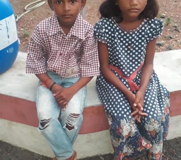 Both the abducted children from Jalgaon were found in Amalner | जळगावातील दोन्ही अपहृत मुले सापडली अमळनेरात Both the abducted children from Jalgaon were found in Amalner | जळगावातील दोन्ही अपहृत मुले सापडली अमळनेरात