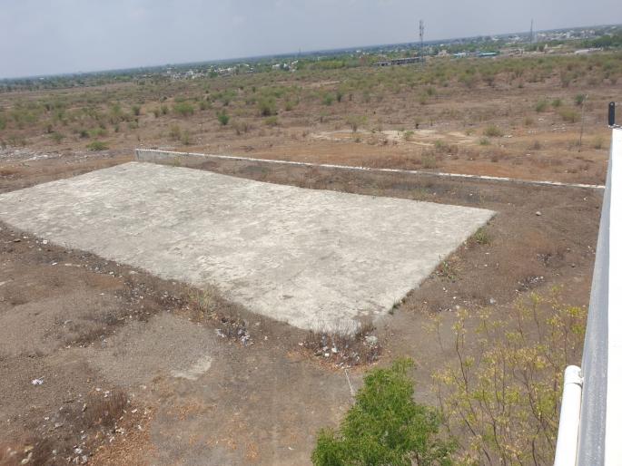 The swimming pool at Amalnera has been stagnant for five years | अमळनेरातील जलतरण तलाव पाच वर्षांपासून रखडला The swimming pool at Amalnera has been stagnant for five years | अमळनेरातील जलतरण तलाव पाच वर्षांपासून रखडला