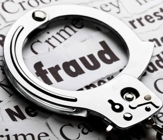 Fake Aadhaar and pan card fraud by taking loan of Rs 8 lakh ; Incidents in the Sus | बनावट आधार कार्ड, पॅन कार्डव्दारे आठ लाखांचं कर्ज घेत फसवणूक; सूस गावातील घटना Fake Aadhaar and pan card fraud by taking loan of Rs 8 lakh ; Incidents in the Sus | बनावट आधार कार्ड, पॅन कार्डव्दारे आठ लाखांचं कर्ज घेत फसवणूक; सूस गावातील घटना