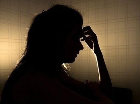 Married women suicide with one and a half year old daughter in narayangaon | मुलगा होत नाही आणि दुसऱ्या लग्नाला विरोध केल्याने छळ; दीड वर्षाच्या मुलीसह विवाहितेची आत्महत्या