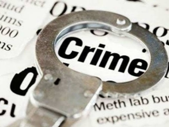 Half murder attack on youth in bopodi | बोपोडीत भाईचा राडा; तलवार नाचवत तरुणावर केला प्राणघातक हल्ला Half murder attack on youth in bopodi | बोपोडीत भाईचा राडा; तलवार नाचवत तरुणावर केला प्राणघातक हल्ला