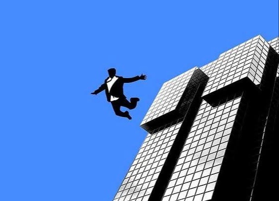 Two commit suicide in Chikhali within 24 hours; A senior citizen and youth ended life | चिखलीत २४ तासांच्या आत दोघा जणांची आत्महत्या; तरुणासह ज्येष्ठ नागरिकाने संपवलं जीवन  Two commit suicide in Chikhali within 24 hours; A senior citizen and youth ended life | चिखलीत २४ तासांच्या आत दोघा जणांची आत्महत्या; तरुणासह ज्येष्ठ नागरिकाने संपवलं जीवन