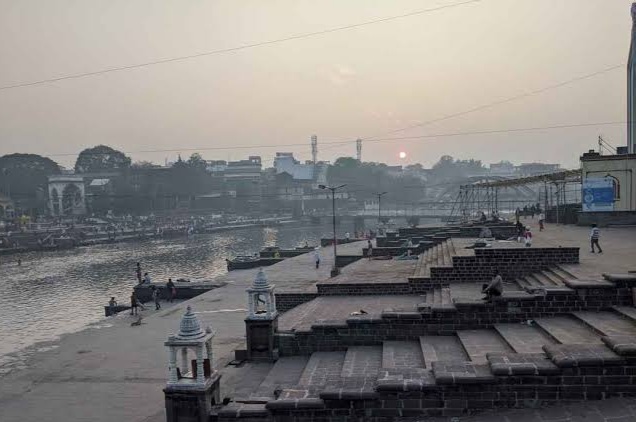 Big News : Curfew in 'this' eleven villages including Alandi from tomorrow | मोठी बातमी! आळंदीसह 'या' अकरा गावांमध्ये सोमवारपासून कडक संचारबंदी; पोलिसांचा बंदोबस्त तैनात Big News : Curfew in 'this' eleven villages including Alandi from tomorrow | मोठी बातमी! आळंदीसह 'या' अकरा गावांमध्ये सोमवारपासून कडक संचारबंदी; पोलिसांचा बंदोबस्त तैनात