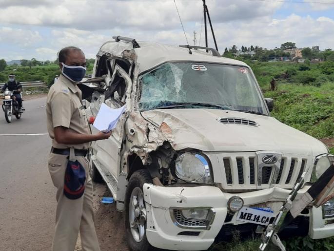 Container and Scorpio accident on Chakan-Shikrapur highway; 1 death and 3 injured | चाकण- शिक्रापूर महामार्गावर कंटेनरची स्कॉर्पिओला भीषण धडक ; १ जण ठार ३ जखमी