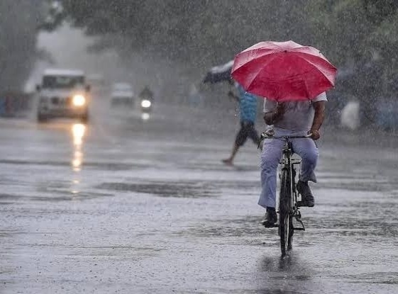Weather Update: Less than average rainfall expected in July; Weather Department | Weather Update: जुलैमध्ये देशात सामान्य पावसाचा अंदाज; पश्चिम महाराष्ट्र, विदर्भाच्या काही भागात चिंताजनक स्थितीची शक्यता Weather Update: Less than average rainfall expected in July; Weather Department | Weather Update: जुलैमध्ये देशात सामान्य पावसाचा अंदाज; पश्चिम महाराष्ट्र, विदर्भाच्या काही भागात चिंताजनक स्थितीची शक्यता