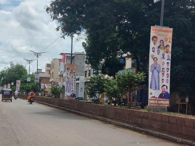 Digital re-emerges in digital free white; Neglect of Pandharpur Municipal Council | डिजीटल मुक्त पंढरीत पुन्हा झळकू लागले डिजीटल; पंढरपूर नगरपरिषदेचे दुर्लक्ष Digital re-emerges in digital free white; Neglect of Pandharpur Municipal Council | डिजीटल मुक्त पंढरीत पुन्हा झळकू लागले डिजीटल; पंढरपूर नगरपरिषदेचे दुर्लक्ष