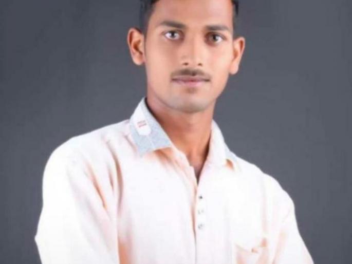 Shocking; An electrician died on a pole in Sangola while doing electrical work | धक्कादायक; विजेचे काम करीत असताना सांगोल्यात वीज कर्मचाऱ्याचा पोलवरच मृत्यू