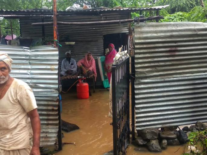 Rudravatar of nature in the Kaij ! Heavy rains devastated many villages, causing severe damage to agriculture | केजमध्ये निसर्गाचा रुद्रावतार; अतिवृष्टीने अनेक गावे उध्वस्त, शेतीचे अतोनात नुकसान