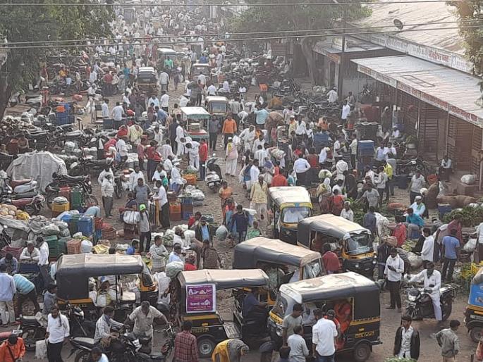 Maharashtra Bandla Solapur has no response; Smooth public transport system | महाराष्ट्र बंदला सोलापुरात प्रतिसाद नाही; सार्वजनिक वाहतूक व्यवस्था सुरळीत Maharashtra Bandla Solapur has no response; Smooth public transport system | महाराष्ट्र बंदला सोलापुरात प्रतिसाद नाही; सार्वजनिक वाहतूक व्यवस्था सुरळीत