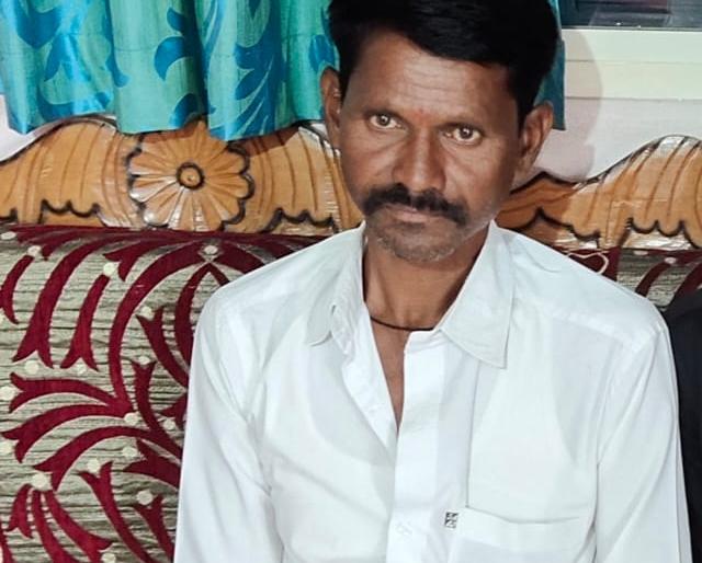 Due to non-receipt of loss subsidy, the farmer choked; Incidents in Osmanabad district | नुकसानीचे अनुदान न मिळाल्याने शेतकऱ्यानं घेतला गळफास; उस्मानाबाद जिल्ह्यातील घटना