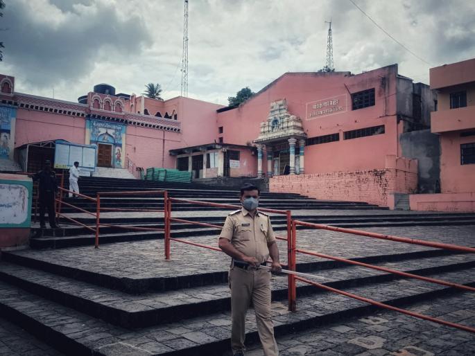'Give Rs 50 lakh, otherwise Vaidyanath temple will be blown up by RDX'; Excitement over letter to trustees | '५० लाख रुपये द्या,अन्यथा वैद्यनाथ मंदिर आरडीएक्सने उडवू'; विश्वस्तांना आलेल्या पत्राने खळबळ 'Give Rs 50 lakh, otherwise Vaidyanath temple will be blown up by RDX'; Excitement over letter to trustees | '५० लाख रुपये द्या,अन्यथा वैद्यनाथ मंदिर आरडीएक्सने उडवू'; विश्वस्तांना आलेल्या पत्राने खळबळ