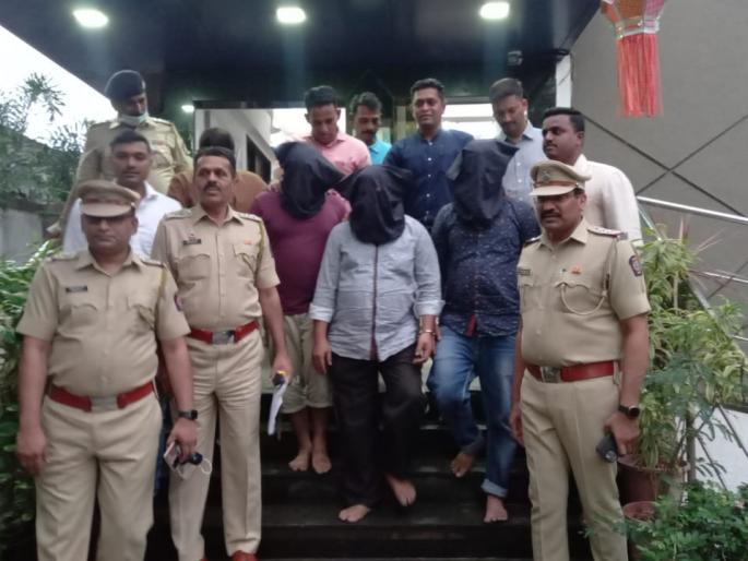 Murder solved in just 12 hours, according to Taylor Mark; Kalwa police performance | टेलर मार्कच्या आधारे अवघ्या १२ तासांत खुनातील गुन्ह्याची उकल; कळवा पोलिसांची कामगिरी Murder solved in just 12 hours, according to Taylor Mark; Kalwa police performance | टेलर मार्कच्या आधारे अवघ्या १२ तासांत खुनातील गुन्ह्याची उकल; कळवा पोलिसांची कामगिरी