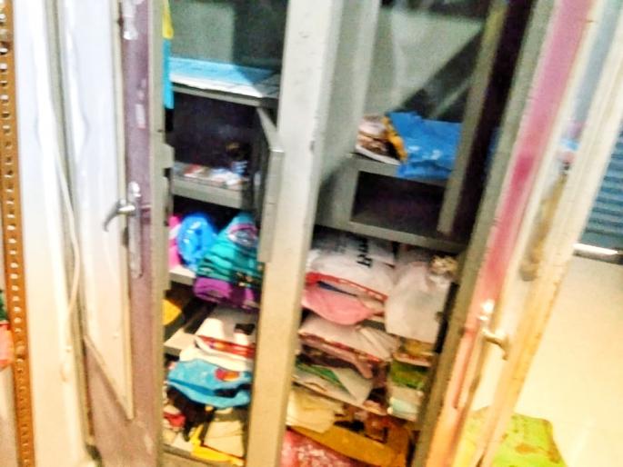 'Shut up, we're testing the corona'; The old couple was beaten and robbed | 'चूप बैठो,हम कोरोना टेस्ट कर रहे है'; म्हणत वृद्ध दाम्पत्याला मारहाण करून लुटले 'Shut up, we're testing the corona'; The old couple was beaten and robbed | 'चूप बैठो,हम कोरोना टेस्ट कर रहे है'; म्हणत वृद्ध दाम्पत्याला मारहाण करून लुटले