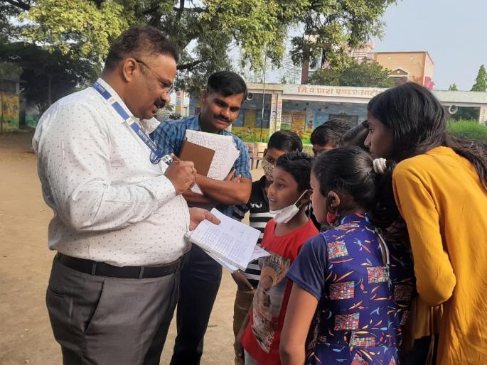 What do you say .. Adhiv, only the Zilla Parishad teacher of Bhatumbare school is missing | काय म्हणता..  आढिव, भटुंबरे शाळेतील जिल्हा परिषदेचे  शिक्षकच गायब What do you say .. Adhiv, only the Zilla Parishad teacher of Bhatumbare school is missing | काय म्हणता..  आढिव, भटुंबरे शाळेतील जिल्हा परिषदेचे  शिक्षकच गायब