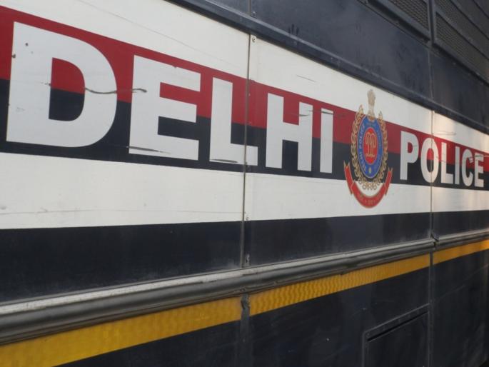 After watching 'Pushpa' and 'Bhaukal', minors made 'Badnam Gang', killed for publicity | ‘पुष्पा’ आणि ‘भौकाल’ पाहून अल्पवयीन मुलांनी बनवली ‘बदनाम गँग’, प्रसिद्धीसाठी केली हत्या After watching 'Pushpa' and 'Bhaukal', minors made 'Badnam Gang', killed for publicity | ‘पुष्पा’ आणि ‘भौकाल’ पाहून अल्पवयीन मुलांनी बनवली ‘बदनाम गँग’, प्रसिद्धीसाठी केली हत्या