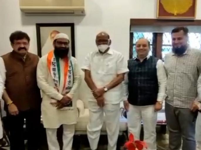 Congress continues to leak in Bhiwandi; Congress Municipal Corporation Group Leader Halim Ansari joins NCP | भिवंडीत काँग्रेसची गळती सुरूच; काँग्रेसचे मनपा गटनेते हलीम अन्सारी यांचा राष्ट्रवादीत प्रेवश Congress continues to leak in Bhiwandi; Congress Municipal Corporation Group Leader Halim Ansari joins NCP | भिवंडीत काँग्रेसची गळती सुरूच; काँग्रेसचे मनपा गटनेते हलीम अन्सारी यांचा राष्ट्रवादीत प्रेवश