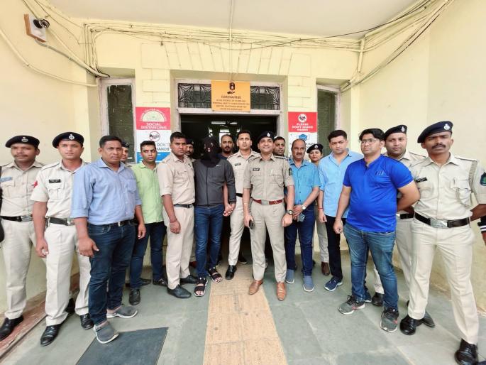 Maharashtra's most wanted Vicky Deshmukh jailed in Goa, Panaji police chased him and caught him | महाराष्ट्रातील मोस्ट वॉन्टेड विकी देशमुख गोव्यात जेरबंद,पणजी पोलिसांनी पाठलाग करून पकडले Maharashtra's most wanted Vicky Deshmukh jailed in Goa, Panaji police chased him and caught him | महाराष्ट्रातील मोस्ट वॉन्टेड विकी देशमुख गोव्यात जेरबंद,पणजी पोलिसांनी पाठलाग करून पकडले