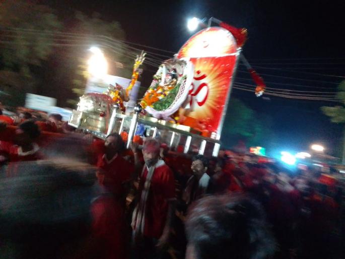 Departure of Mana's Rajarajeshwar Palkhi from Gandhigram to Akola | मानाच्या राजराजेश्वर पालखीचे गांधीग्राम येथून अकोल्याकडे प्रस्थान Departure of Mana's Rajarajeshwar Palkhi from Gandhigram to Akola | मानाच्या राजराजेश्वर पालखीचे गांधीग्राम येथून अकोल्याकडे प्रस्थान