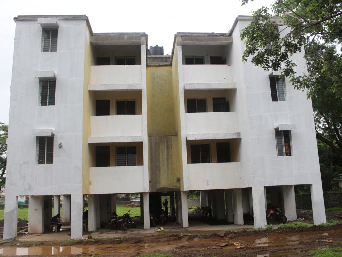 Maratha Kranti Morcha: Kolhapur: Guardian Minister's proposal for Maratha hostel canceled | Maratha Kranti Morcha : कोल्हापूर : मराठा वसतिगृहाबाबतची पालकमंत्र्यांनी दिलेली मुदत उलटली Maratha Kranti Morcha: Kolhapur: Guardian Minister's proposal for Maratha hostel canceled | Maratha Kranti Morcha : कोल्हापूर : मराठा वसतिगृहाबाबतची पालकमंत्र्यांनी दिलेली मुदत उलटली