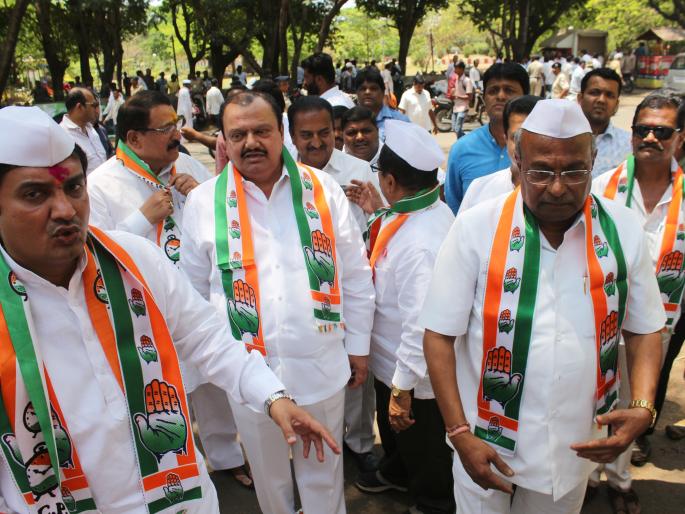 Lok Sabha Election 2019 filed nominations for Dhananjay Mahadik in simple form | Lok Sabha Election 2019 : धनंजय महाडिक यांचा साध्या पद्धतीने अर्ज दाखल Lok Sabha Election 2019 filed nominations for Dhananjay Mahadik in simple form | Lok Sabha Election 2019 : धनंजय महाडिक यांचा साध्या पद्धतीने अर्ज दाखल