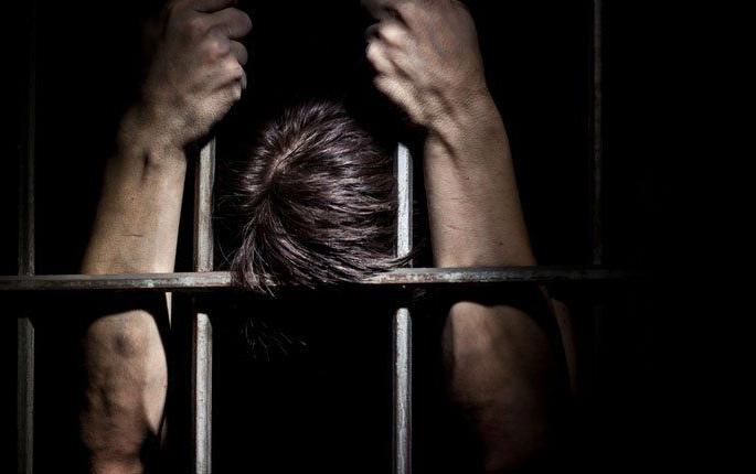 Molestation of minor girl: The accused sentenced to four years imprisonment | अल्पवयीन मुलीचा विनयभंग : आरोपीला चार वर्षांचा कारावास Molestation of minor girl: The accused sentenced to four years imprisonment | अल्पवयीन मुलीचा विनयभंग : आरोपीला चार वर्षांचा कारावास