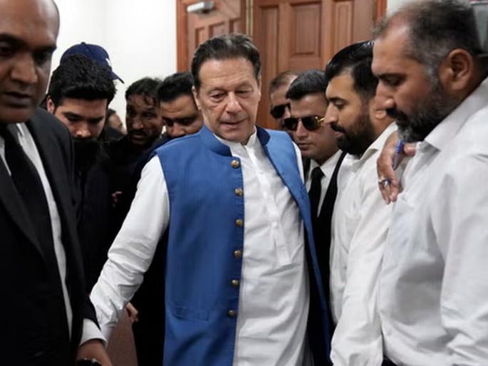 Imran trapped in treasure; Three years imprisonment for selling gifts | खजिन्यात अडकले इम्रान खान; भेटवस्तू विकणे भोवले, तीन वर्षांचा तुरुंगवास Imran trapped in treasure; Three years imprisonment for selling gifts | खजिन्यात अडकले इम्रान खान; भेटवस्तू विकणे भोवले, तीन वर्षांचा तुरुंगवास